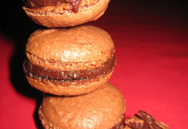 Traditionnels macarons au chocolat