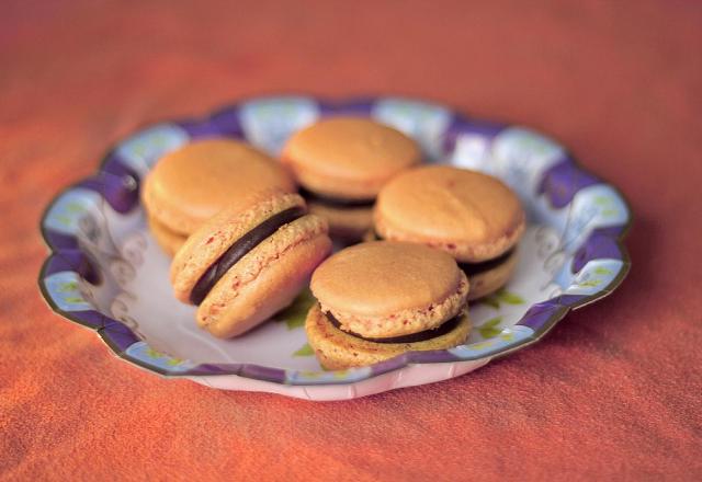 Macarons chocolat au lait et fruits de la passion rapides