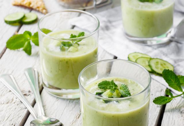 Gaspacho de concombre au yaourt grec et à la menthe