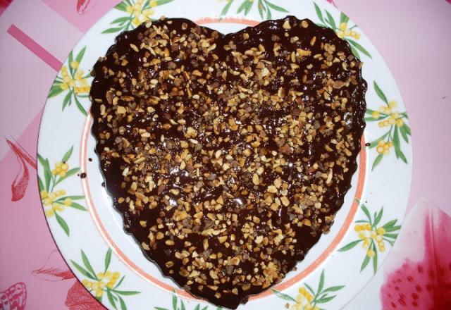 Gâteau nappé chocolat/nougatine