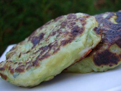 Petites crêpes de courgettes à la mozzarella