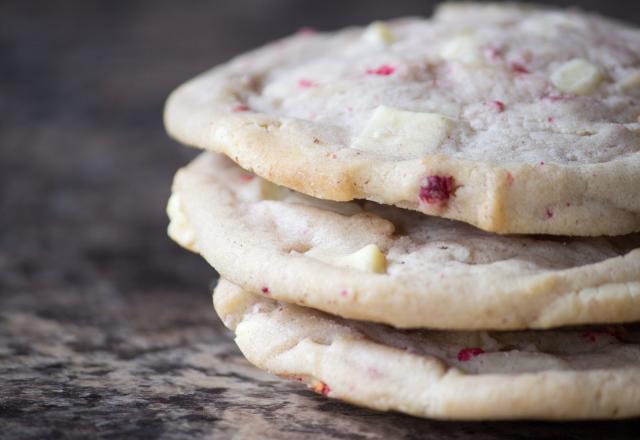 Un ancien candidat de Top Chef dévoile sa recette de cookie XXL à la framboise et au chocolat blanc !