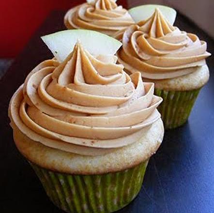 Cupcakes à la pomme-vanille et caramel au beurre salé