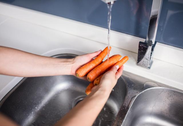 Cette erreur que l’on fait tous en lavant les légumes !