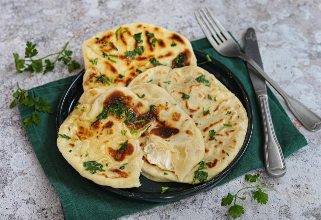 Cheese naans faciles en 2 ingrédients