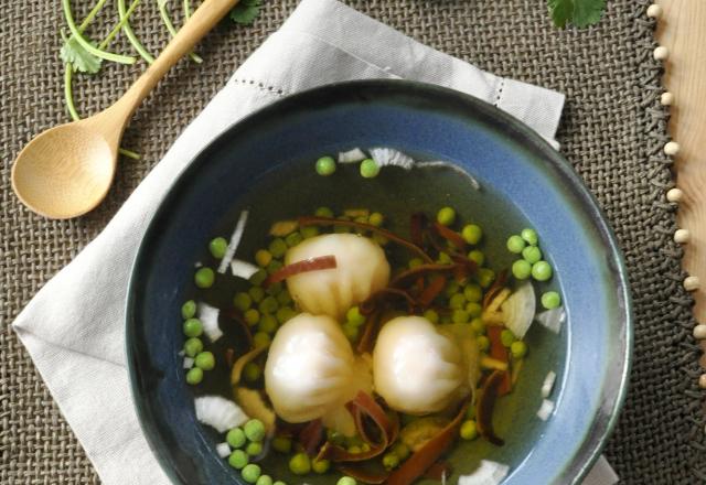 Bouillon aux champignons noirs et Hacao