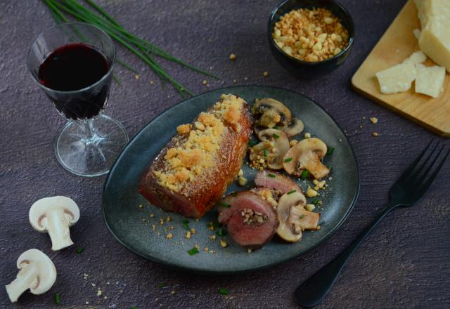 Rôti de Magret de Canard du Périgord IGP farci aux champignons et son crumble au parmesan