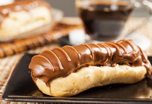 Eclair au chocolat et au café