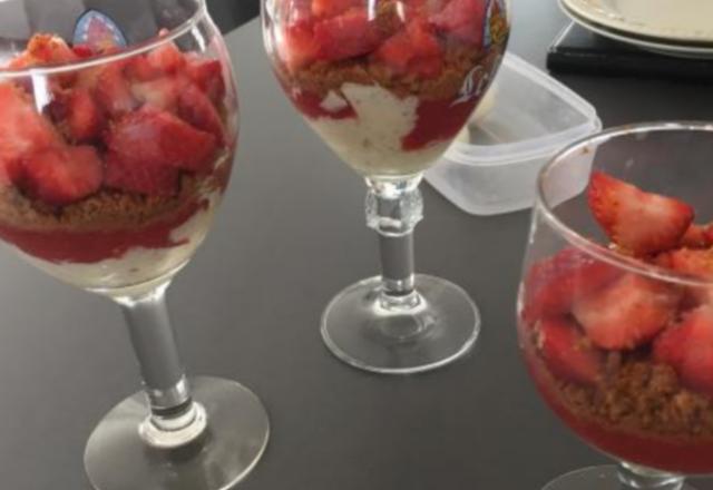 Coupe aux fraises, effet tiramisu