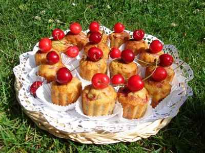 Petits cakes aux cerises et pistaches