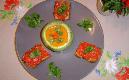 Gaspacho de tomates et ses tartines