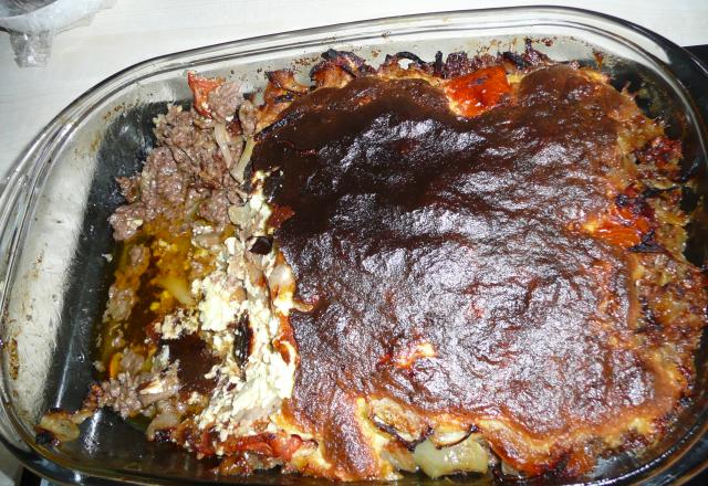 Moussaka grecque traditionnelle au kéfalotyri