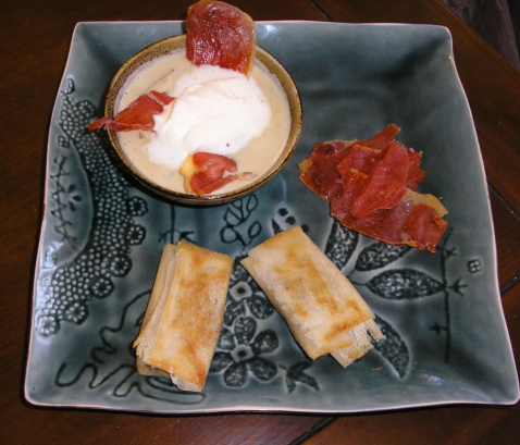 Cappucino de cèpes et ses bricks