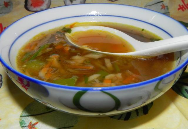 Bouillon asiatique aux légumes croquants