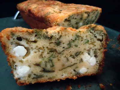 Cake à la feta et aux herbes