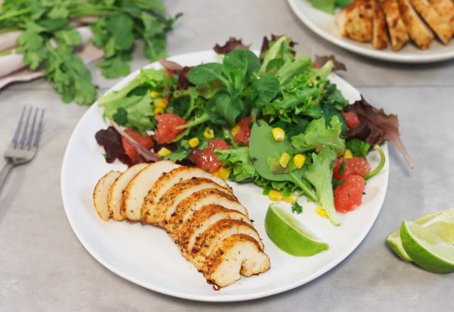 Salade vitaminée au poulet, pomelo et maïs