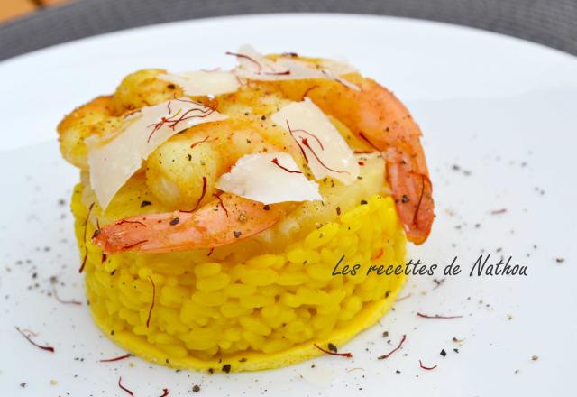 Risotto jaune au gambas et ananas sur lit d'omelette