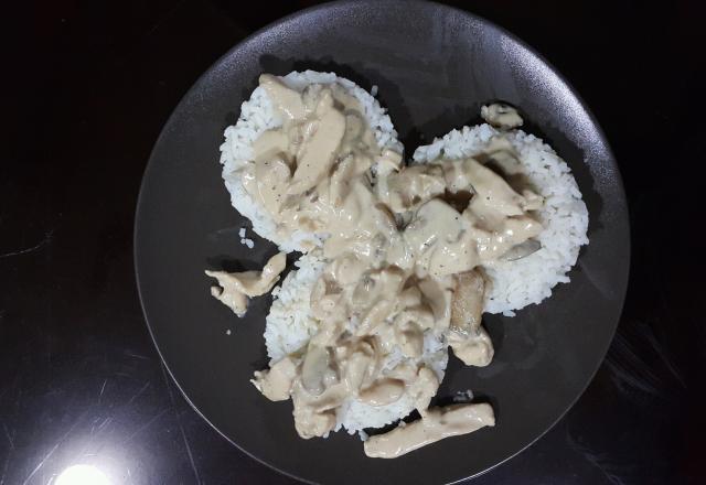 Poulet à la crème et aux champignons