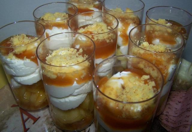 Verrine pommes caramel et chantilly