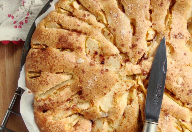 Gâteau rustique aux pommes et aux épices