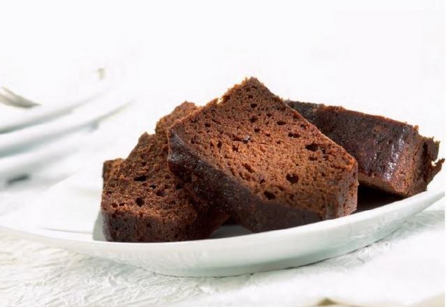 Gâteau moelleux au chocolat noir pour le goûter