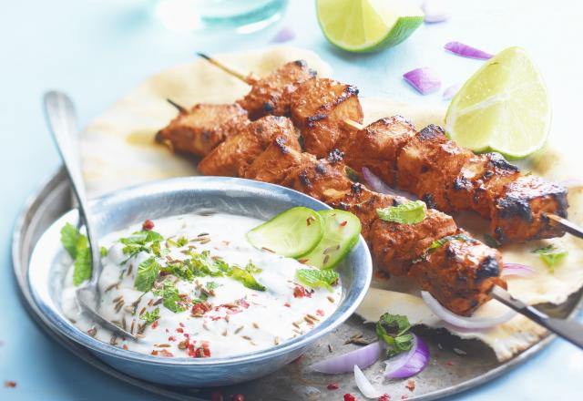 Brochette de poulet tandoori et émincé de concombre au Chavroux®