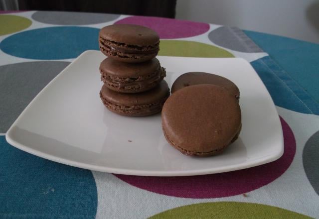 Macarons au chocolat rochers praliné