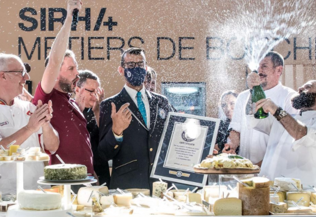 Record du monde : 834 fromages sur une pizza