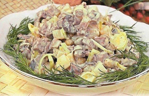 Salade de beuf avec des champignons