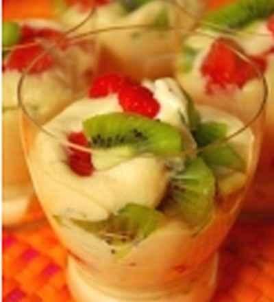 Verrine tropicale de fruits frais