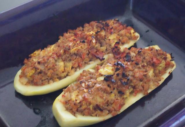 Courgettes farcies aux petits oignons