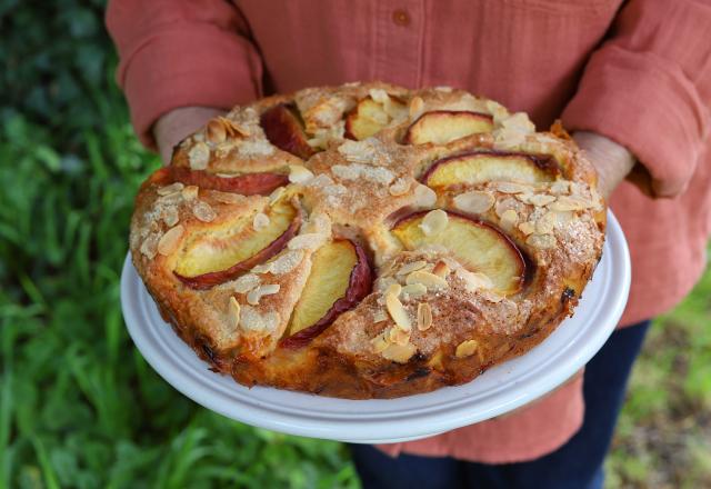 Gâteau aux pêches et ricotta