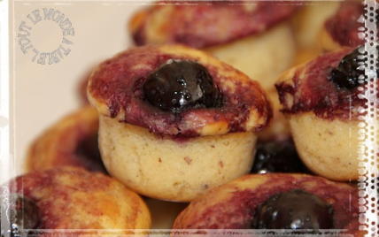 Bouchées extra moelleuses à la ricotta et aux cerises noires