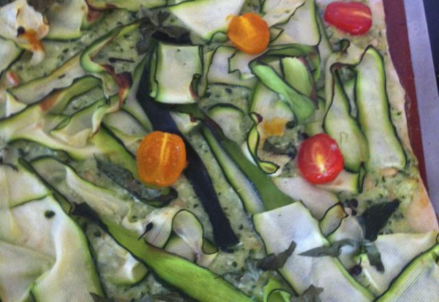 Pizza basilic courgettes et chèvre