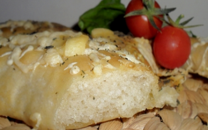 Fougasse aux fromages & aux herbes