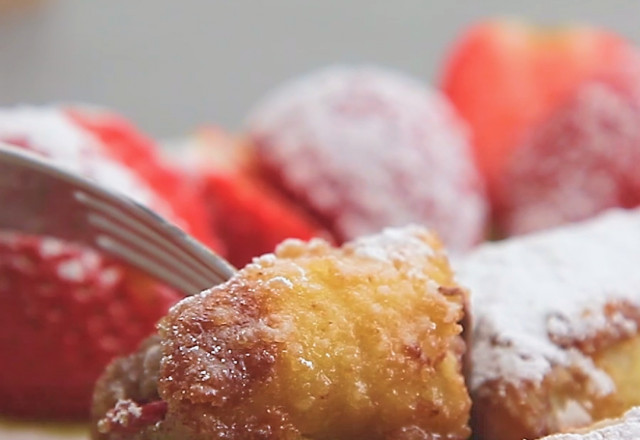 Brioche perdue roulée au chocolat et aux fruits