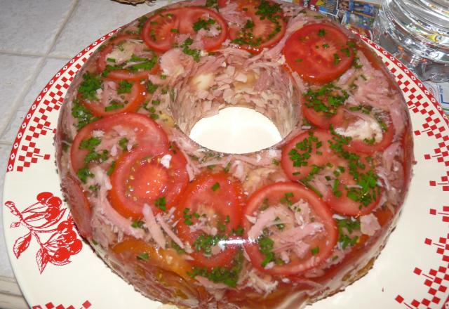 Gâteau d'œufs en gelée au jambon