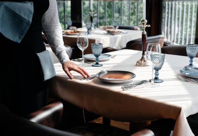 Pourquoi vous devriez plutôt choisir un restaurant avec des nappes sur les tables ?