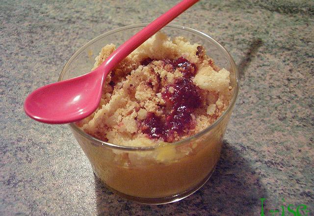 Crumble mangue et fraise