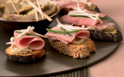 Crostini de Jambon Cuit aux Artichauts Enoki