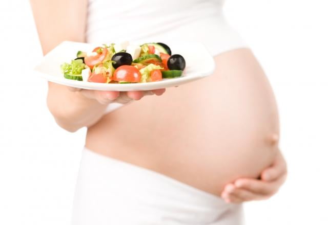 7 aliments qu'une femme enceinte ne peut pas manger