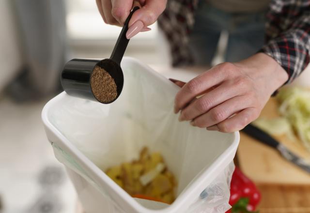 Connaissez-vous le bokashi, cette méthode japonaise qui permet de faire son compost même en appartement pour gérer ses déchets organiques ?