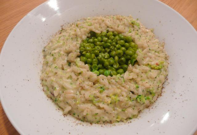 Risotto à l'ail des ours, brocoli, et petits pois