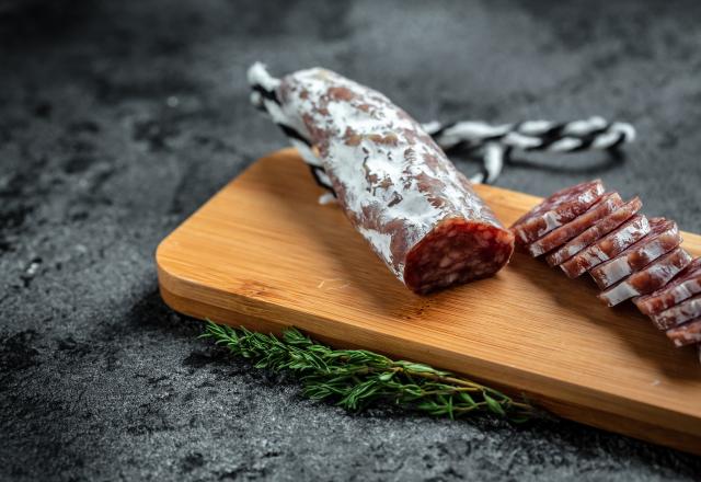 Attention : Un saucisson vendu en supermarché rappelé dans toute la France pour contamination à la salmonelle