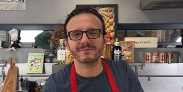 Simone Zanoni : voici LA vraie recette des pâtes à la carbonara selon le chef italien