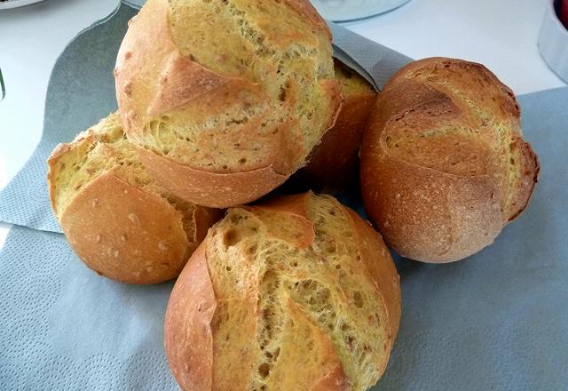 Petites boules de pains au sésame et curcuma