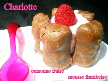 Charlotte aux oursonnes fraises et sa mousse framboise