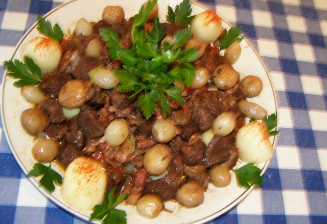 Magrets de canard à la bourguignonne.