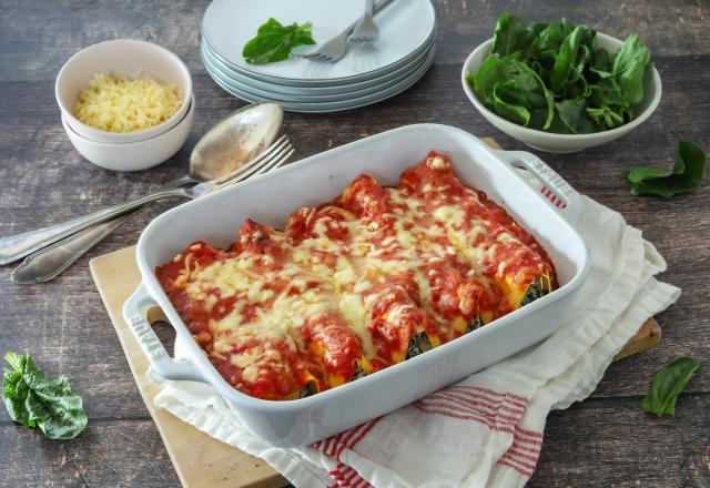 Cannellonis ricotta et épinards à la sauce tomate