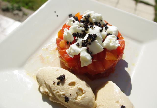 Tartare de tomates et sa glace au pain grillé